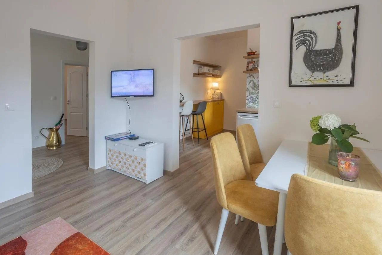 Linden House - A Lovely Apartment In Central 瓦爾納 0*,