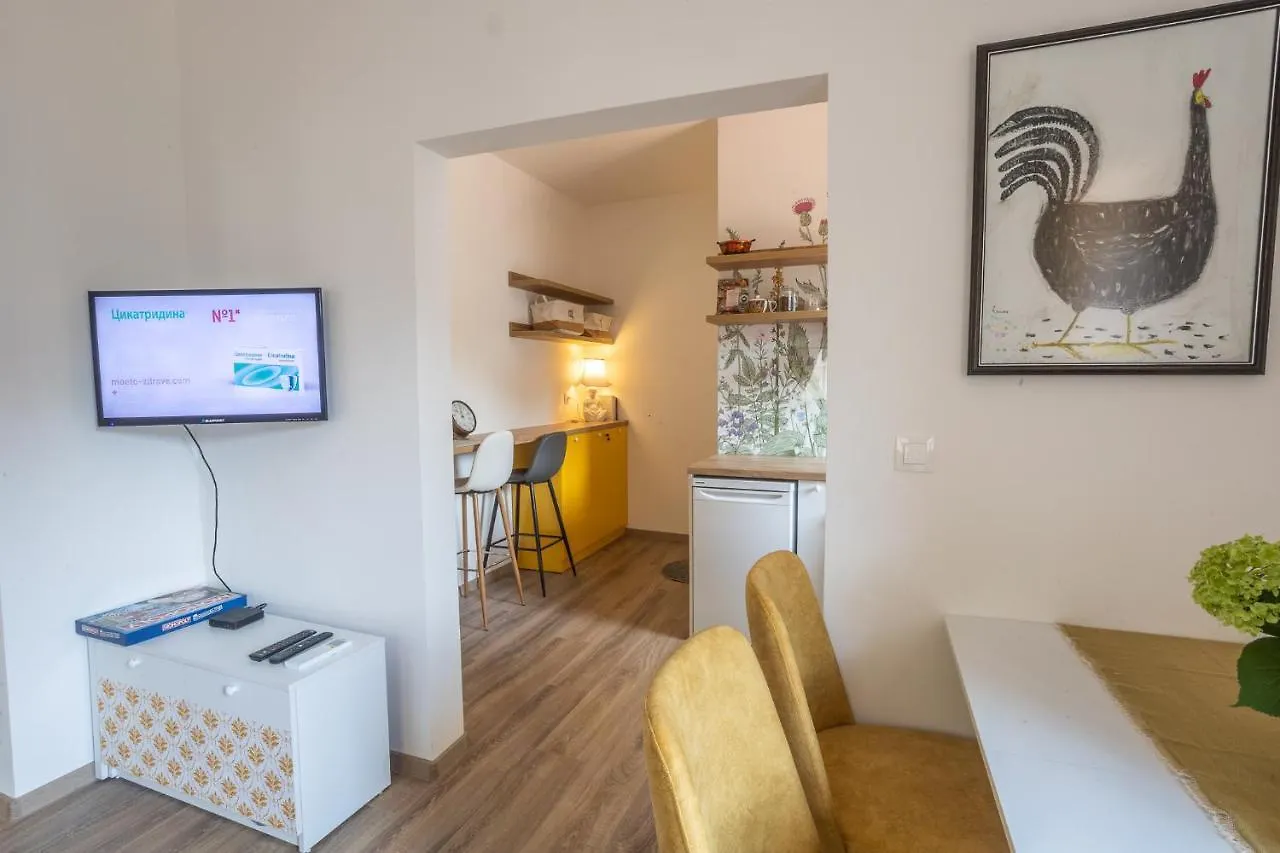 Linden House - A Lovely Apartment In Central 瓦爾納