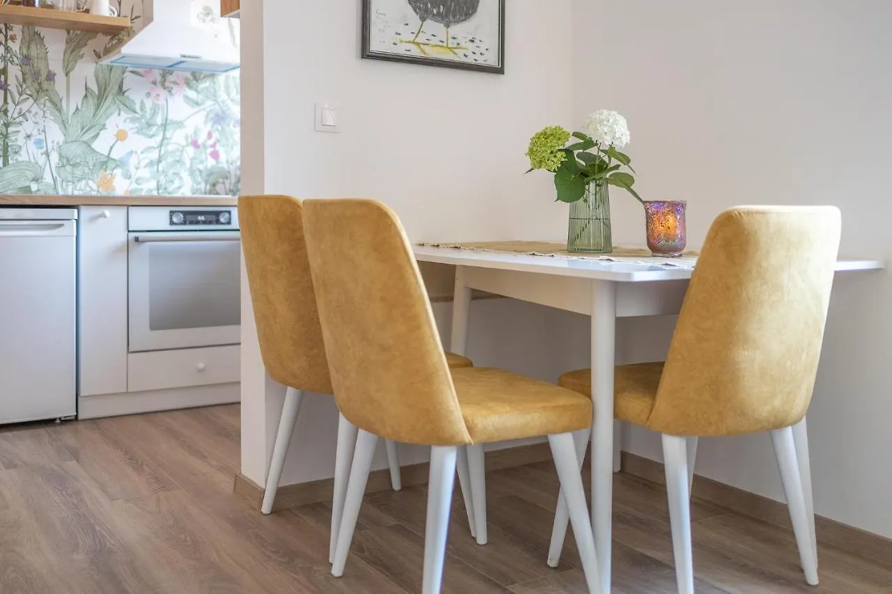 Linden House - A Lovely Apartment In Central Varna Bulgaria