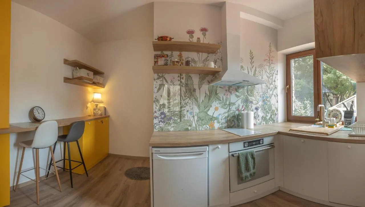 Linden House - A Lovely Apartment In Central Varna Bulgaria