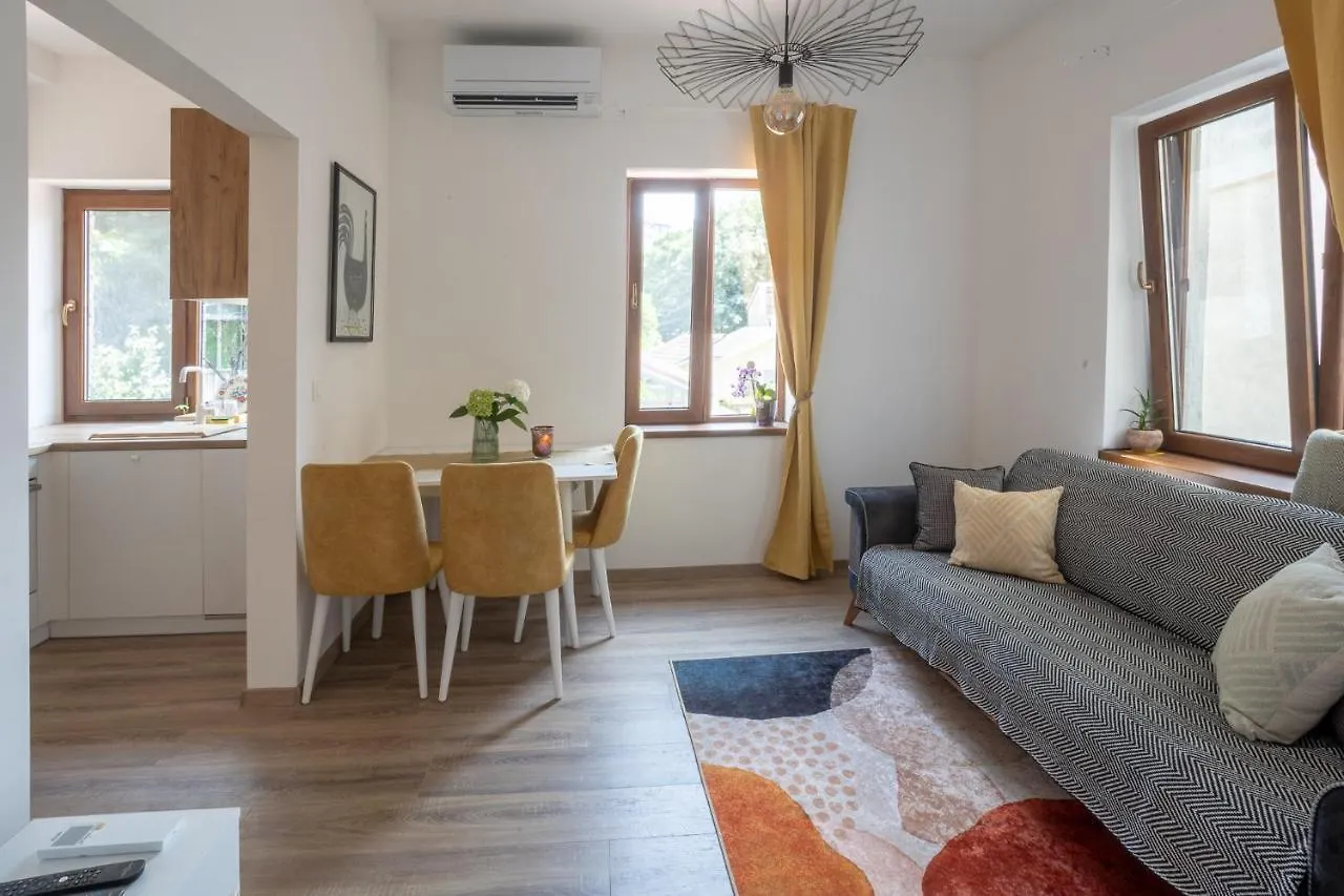 Linden House - A Lovely Apartment In Central Varna